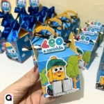 Kit 5 Caixa Léo Caminhão com 5 modelos variados (alta, canudo, maleta, milk, pirâmide) para festas infantis temáticas, pronto para corte Silhouette e impressão.