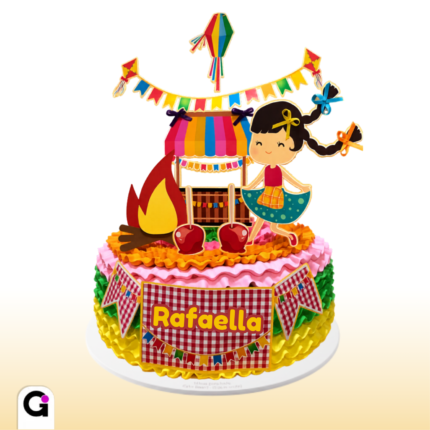 Topo de Bolo Festa Junina menina em formato Studio, com menina caipira, fogueira, doces e bandeirinhas coloridas.