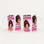Arte digital para caneca Caneca Opinião Sincera com personagem feminina em 4 poses de humor: brava, piscando, mostrando a língua e satisfeita, com as frases 'Eu não sou grossa. Eu só sou sincera. Se não aguenta a verdade, não me peça opinião.', editável no Canva.